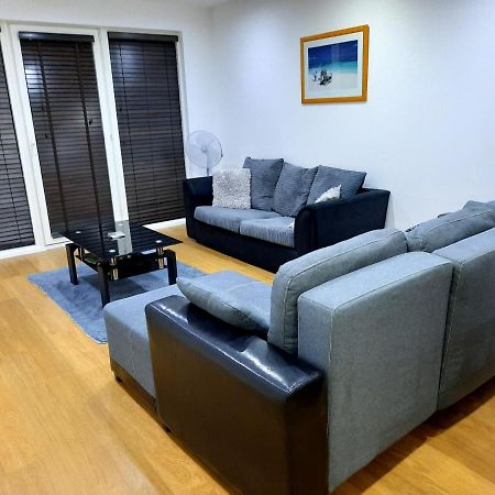 Max'Em Lexington Luxury Apartment Slough Exteriör bild