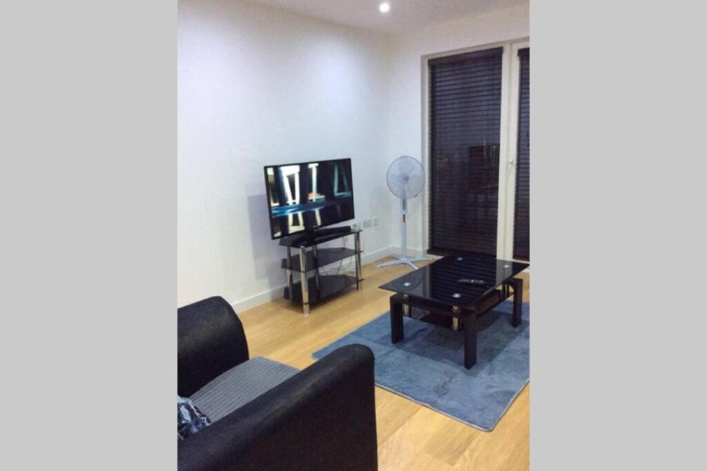 Max'Em Lexington Luxury Apartment Slough Exteriör bild