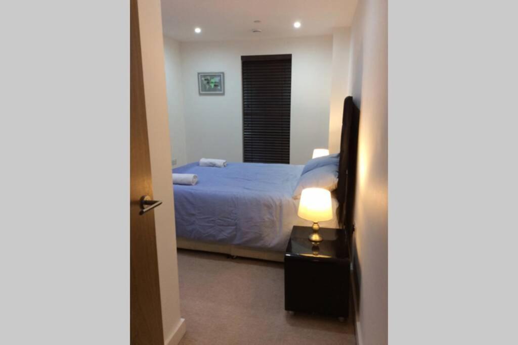 Max'Em Lexington Luxury Apartment Slough Exteriör bild
