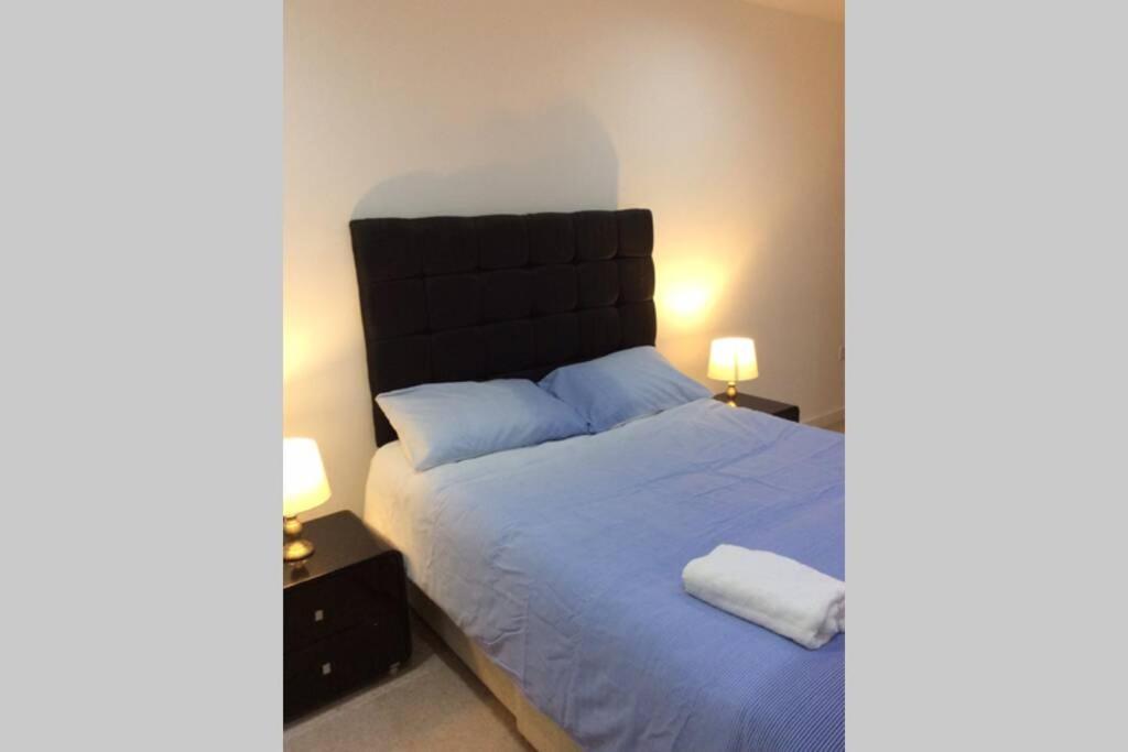 Max'Em Lexington Luxury Apartment Slough Exteriör bild