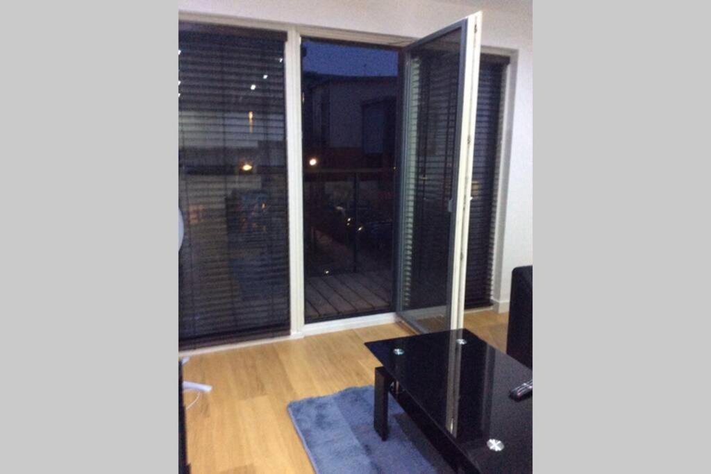 Max'Em Lexington Luxury Apartment Slough Exteriör bild